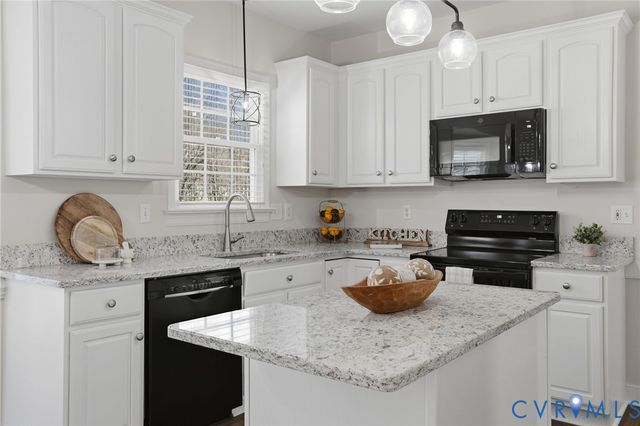 13802 Biggin Pond Ct, Midlothian, VA 23114