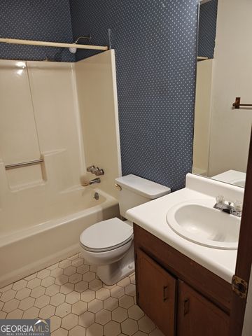 629 Woodsong Lane, Stone Mountain, GA 30087