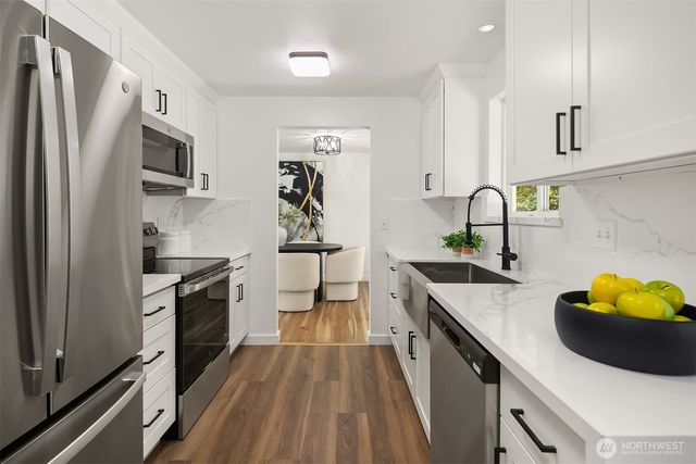 1136 N 146th Place, Shoreline, WA 98133