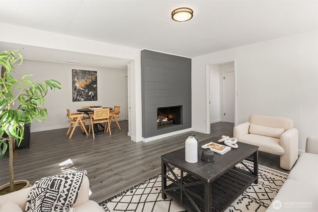 1136 N 146th Place, Shoreline, WA 98133