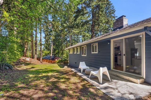 1136 N 146th Place, Shoreline, WA 98133