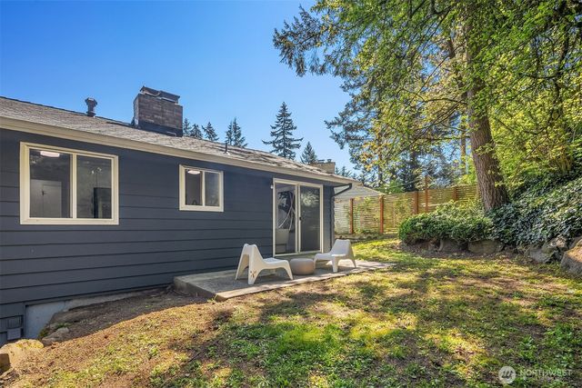 1136 N 146th Place, Shoreline, WA 98133