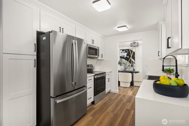 1136 N 146th Place, Shoreline, WA 98133