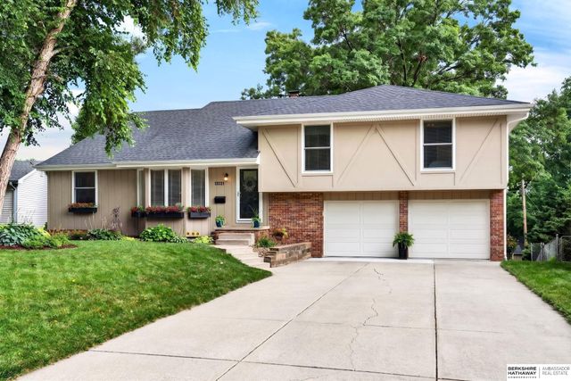 13221 Cedar Circle, Omaha, NE 68144