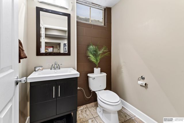 13221 Cedar Circle, Omaha, NE 68144