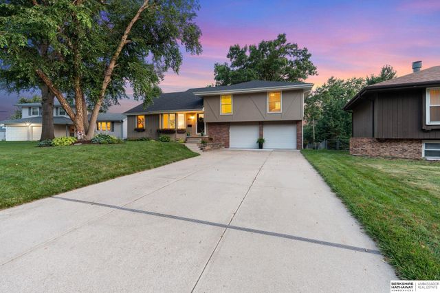 13221 Cedar Circle, Omaha, NE 68144