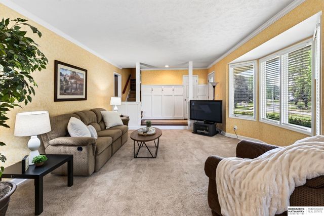 13221 Cedar Circle, Omaha, NE 68144
