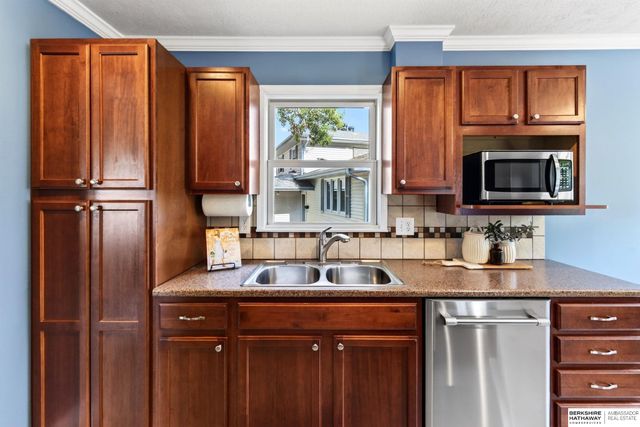 13221 Cedar Circle, Omaha, NE 68144