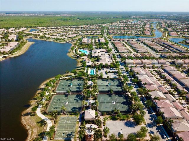 8578 Veronawalk CIR, Naples, FL 34114