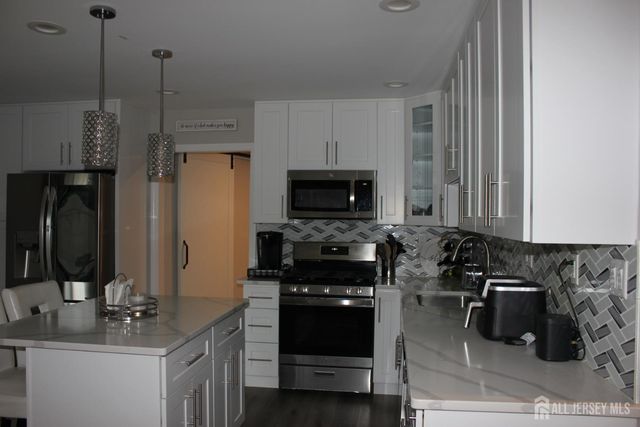82 Forest Park Terrace, Monroe, NJ 08831
