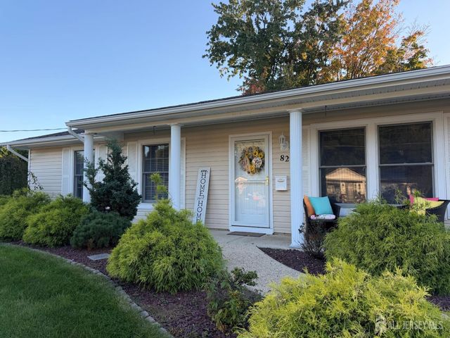 82 Forest Park Terrace, Monroe, NJ 08831