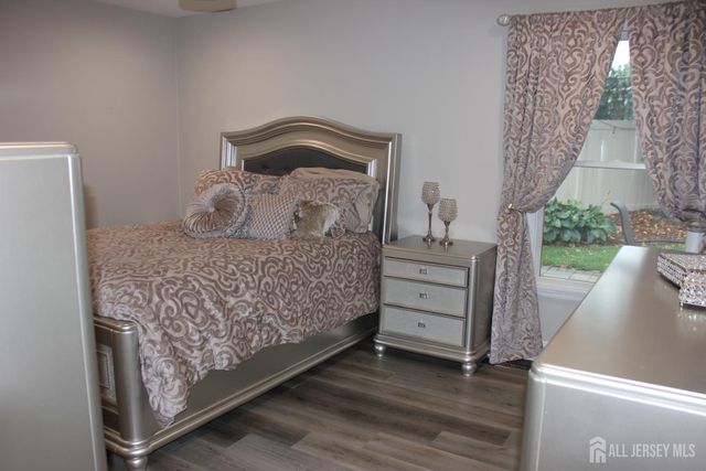 82 Forest Park Terrace, Monroe, NJ 08831
