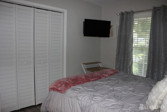 82 Forest Park Terrace, Monroe, NJ 08831