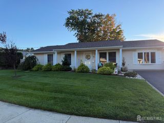 82 Forest Park Terrace, Monroe, NJ 08831