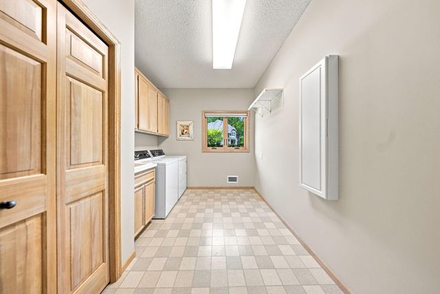 1444 Kings Wood Lane, Eagan, MN 55122