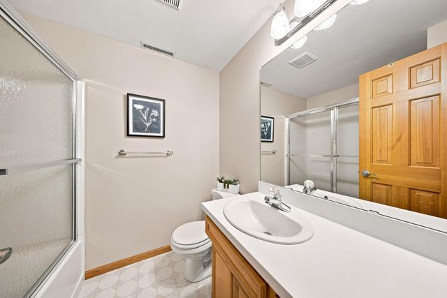 1444 Kings Wood Lane, Eagan, MN 55122
