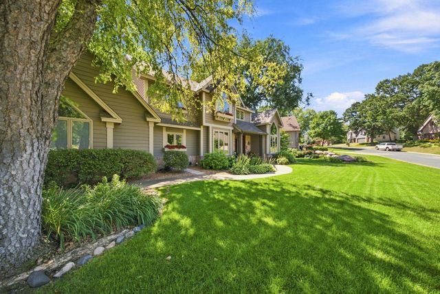 1444 Kings Wood Lane, Eagan, MN 55122