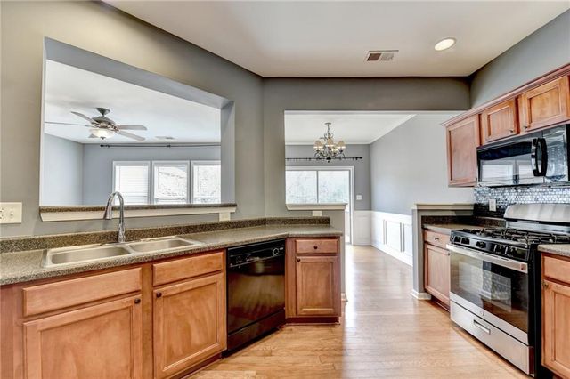 195 Ledgewood Mill Way, Lawrenceville, GA 30045