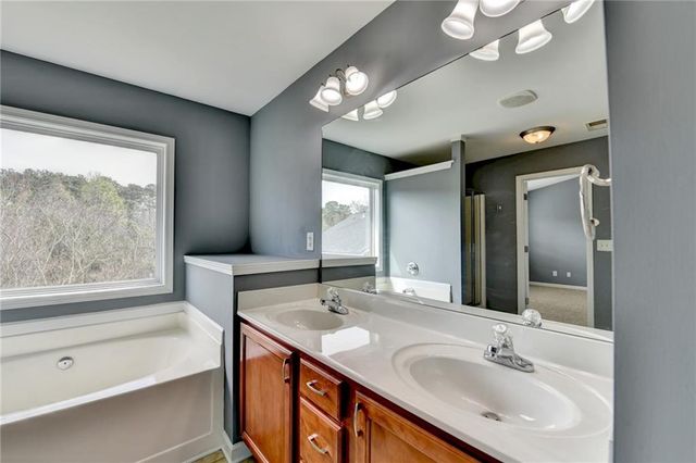 195 Ledgewood Mill Way, Lawrenceville, GA 30045