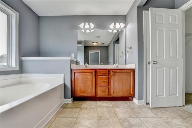 195 Ledgewood Mill Way, Lawrenceville, GA 30045