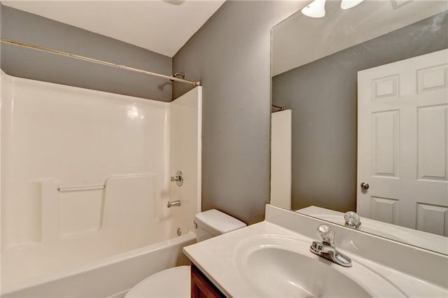 195 Ledgewood Mill Way, Lawrenceville, GA 30045