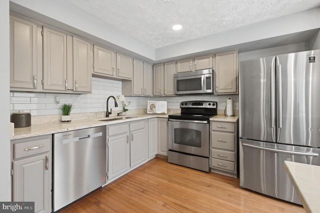 5936 SPRUCE RUN CT, Centreville, VA 20121