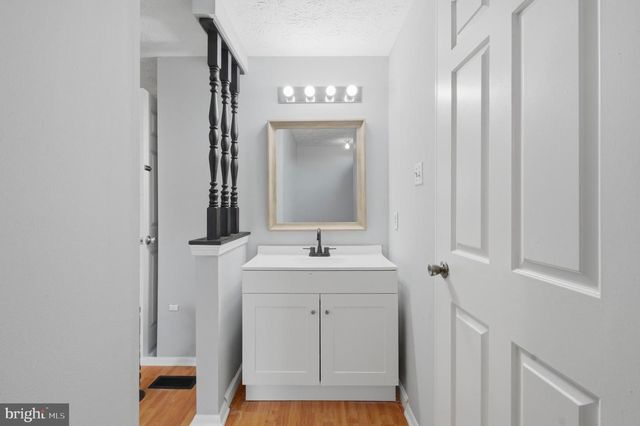 5936 SPRUCE RUN CT, Centreville, VA 20121