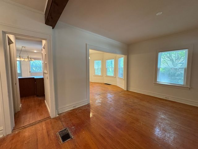 519 S Hale Street, Wheaton, IL 60187