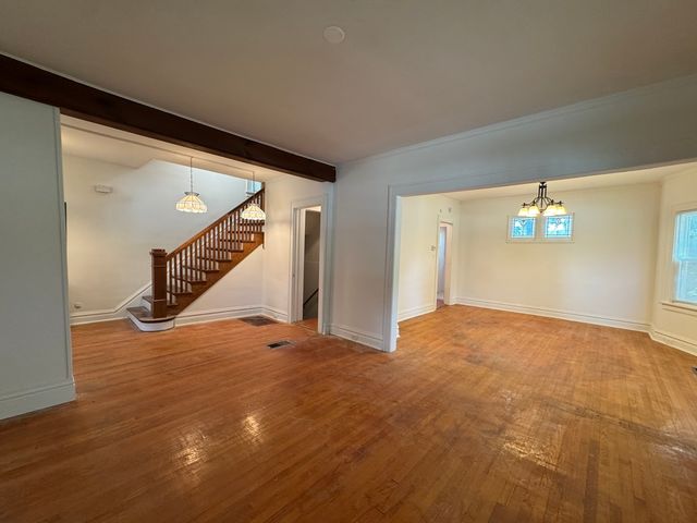 519 S Hale Street, Wheaton, IL 60187