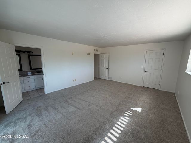 5611 N Placita Arizpe, Tucson, AZ 85718