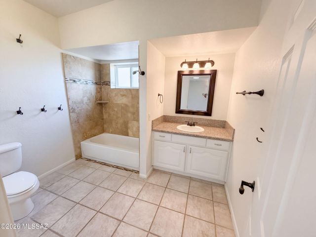 5611 N Placita Arizpe, Tucson, AZ 85718