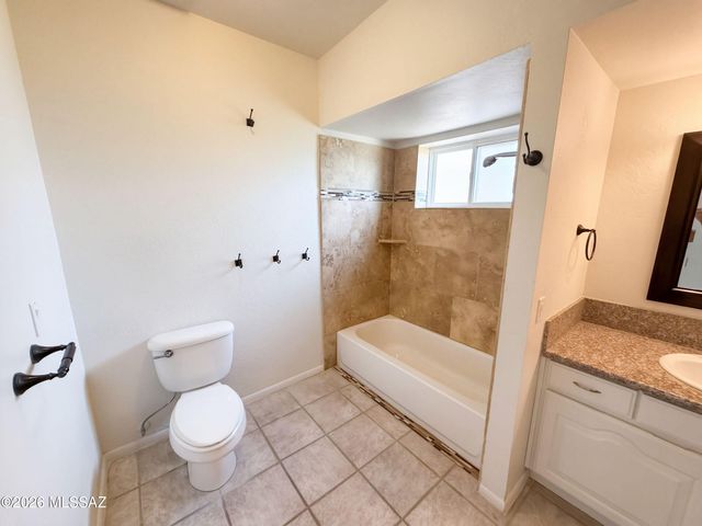 5611 N Placita Arizpe, Tucson, AZ 85718