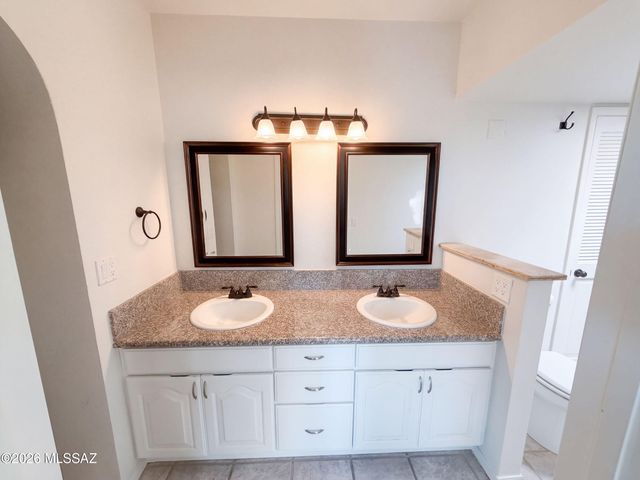 5611 N Placita Arizpe, Tucson, AZ 85718