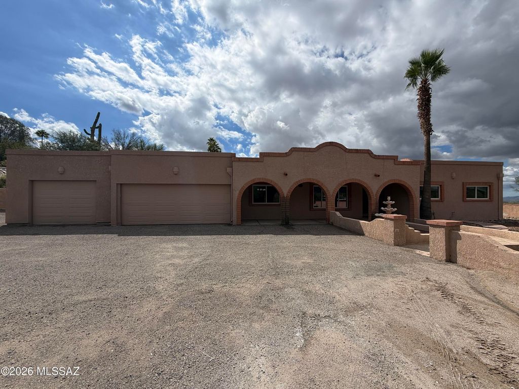 5611 N Placita Arizpe, Tucson, AZ 85718