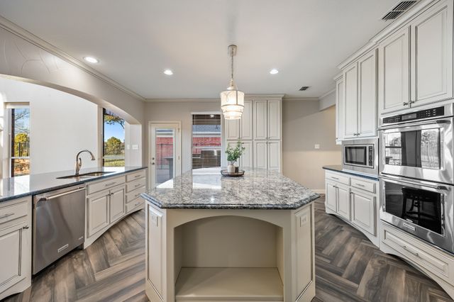 10205 Fairway Vista Drive, Rowlett, TX 75089