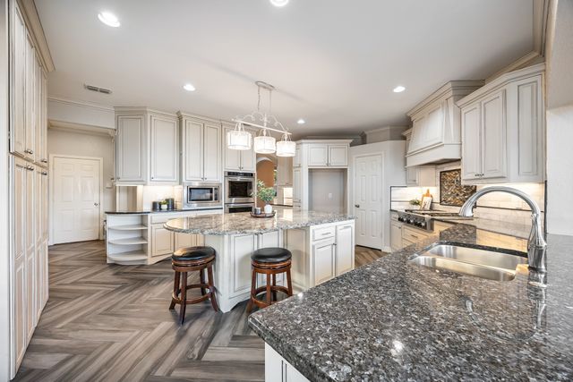 10205 Fairway Vista Drive, Rowlett, TX 75089