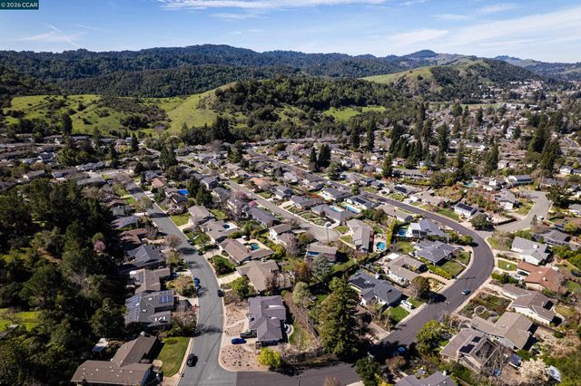 136 Shuey Drive, Moraga, CA 94556