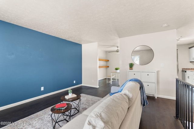 5607 Sprigwood Ln, Louisville, KY 40291