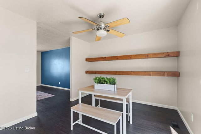 5607 Sprigwood Ln, Louisville, KY 40291