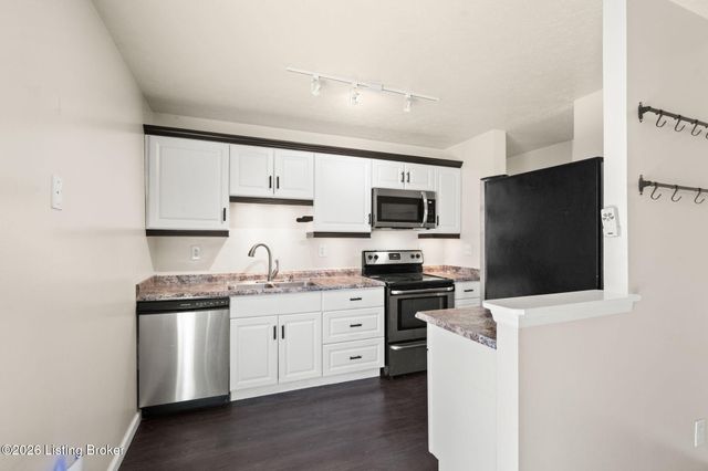 5607 Sprigwood Ln, Louisville, KY 40291