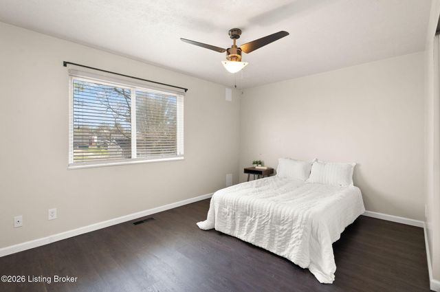 5607 Sprigwood Ln, Louisville, KY 40291