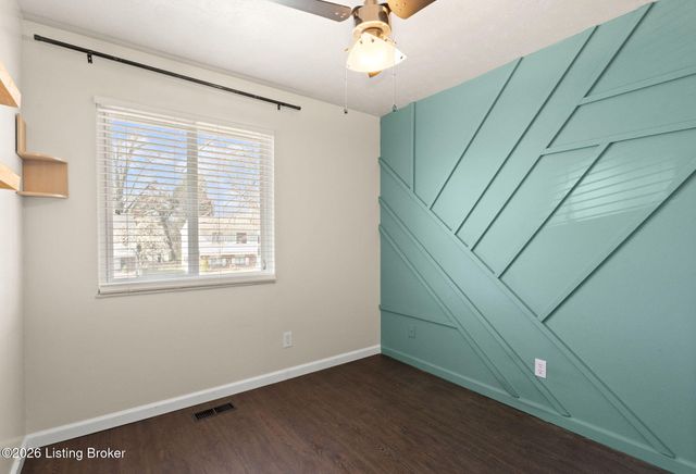 5607 Sprigwood Ln, Louisville, KY 40291