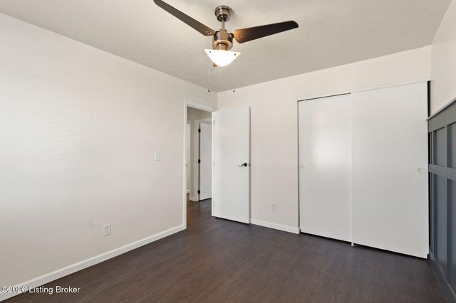 5607 Sprigwood Ln, Louisville, KY 40291