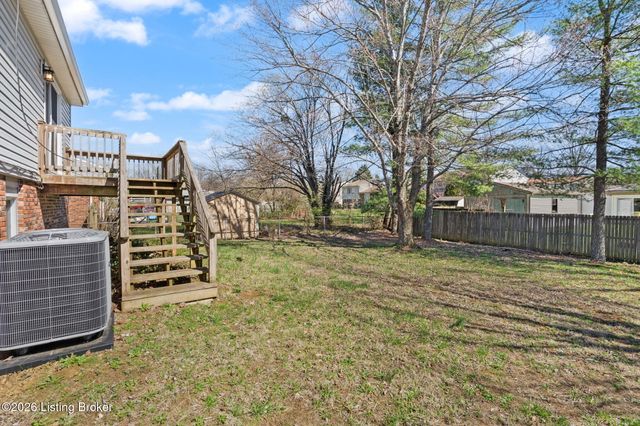 5607 Sprigwood Ln, Louisville, KY 40291