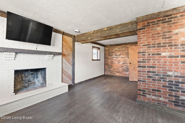 5607 Sprigwood Ln, Louisville, KY 40291