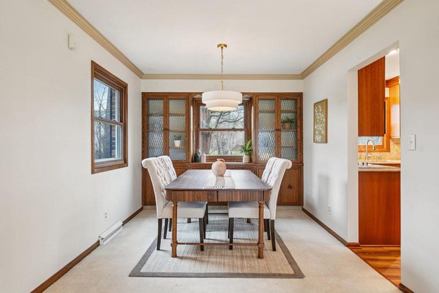 720 W Fairfield COURT, Glendale, WI 53217