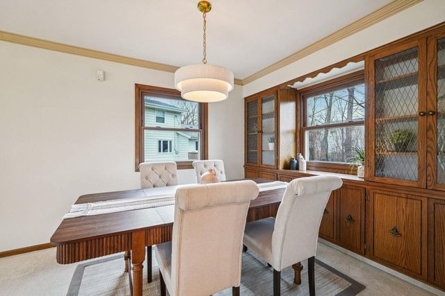 720 W Fairfield COURT, Glendale, WI 53217