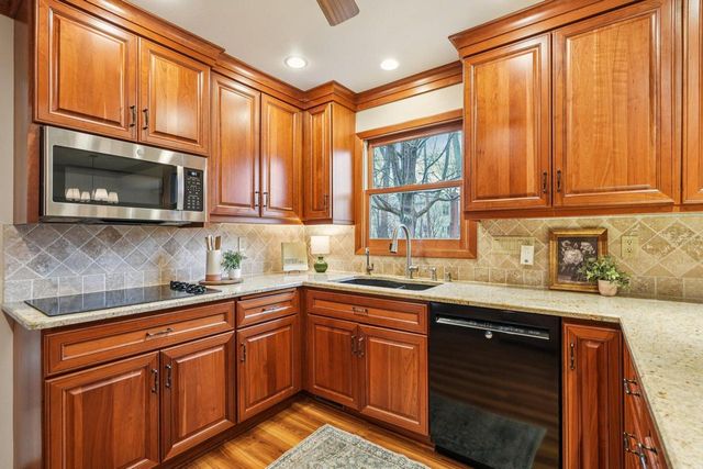 720 W Fairfield COURT, Glendale, WI 53217