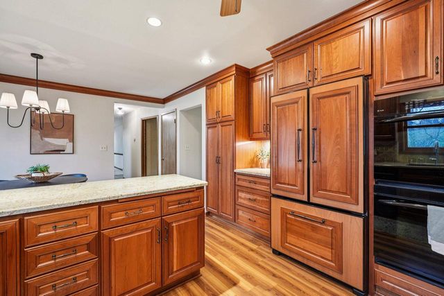 720 W Fairfield COURT, Glendale, WI 53217