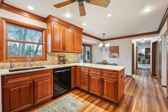 720 W Fairfield COURT, Glendale, WI 53217